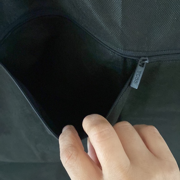 Hugo Boss Garment Bag - Picture 10 of 12